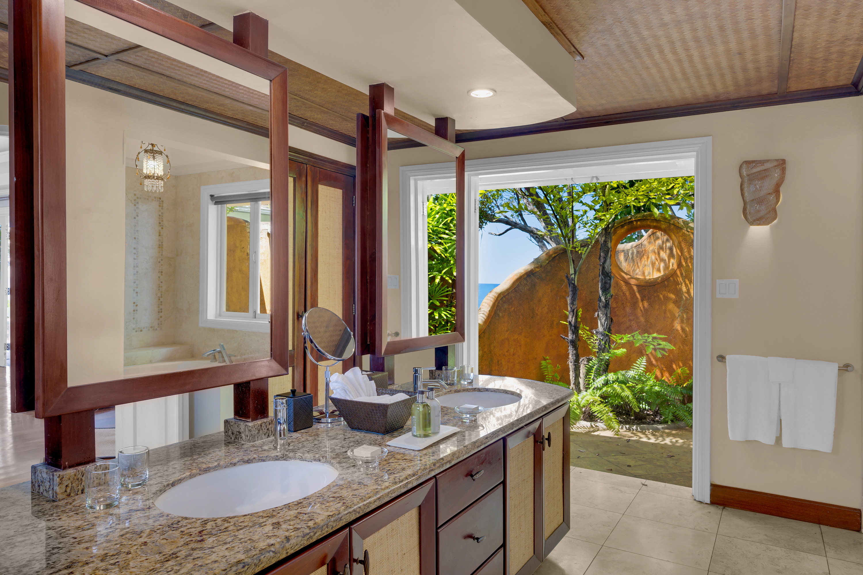 Jamaica Inn - One-bedroom Cottages